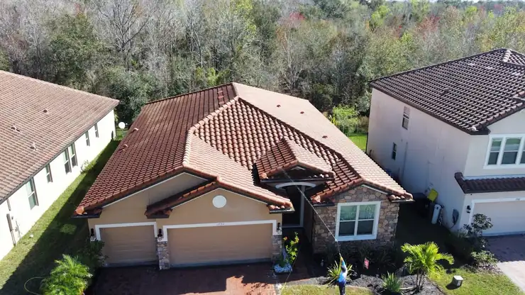 Clean home exterior after pressure washing in Orlando, Florida